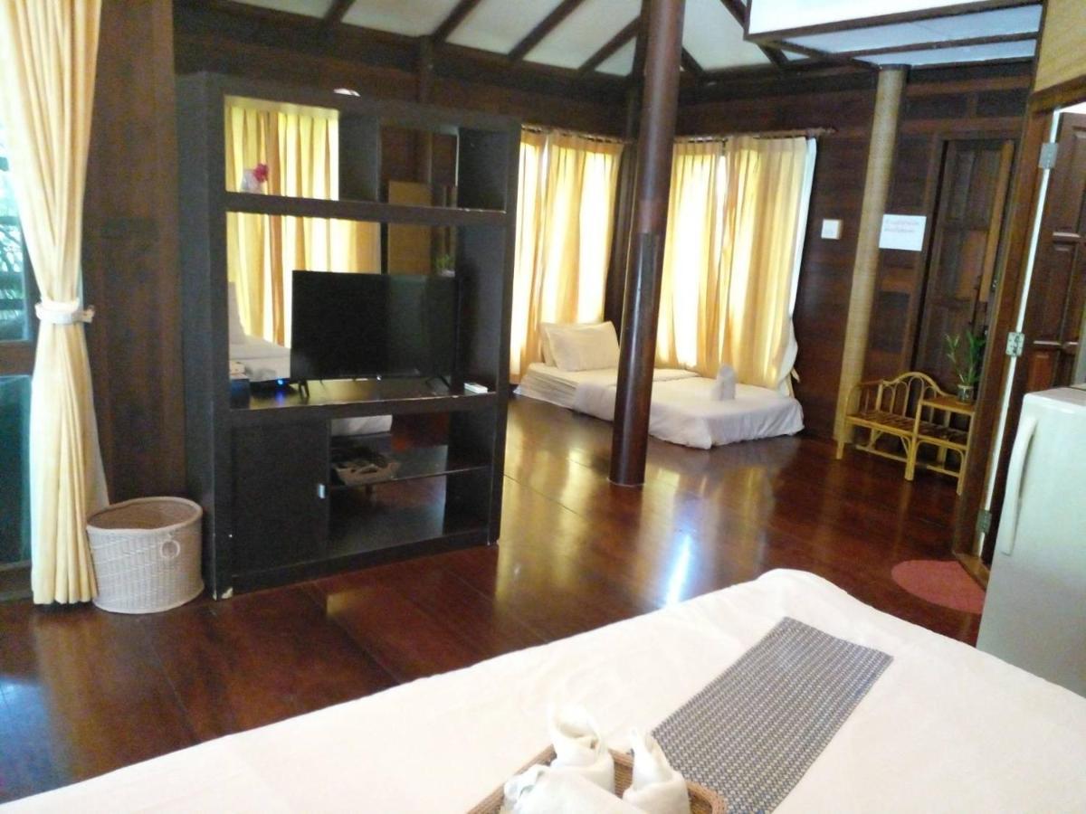 BaanSuanLeelawadee Resort Amphawa Buitenkant foto