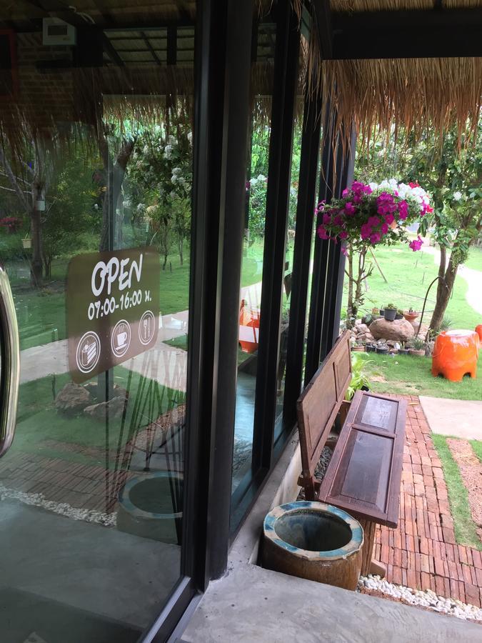 BaanSuanLeelawadee Resort Amphawa Buitenkant foto