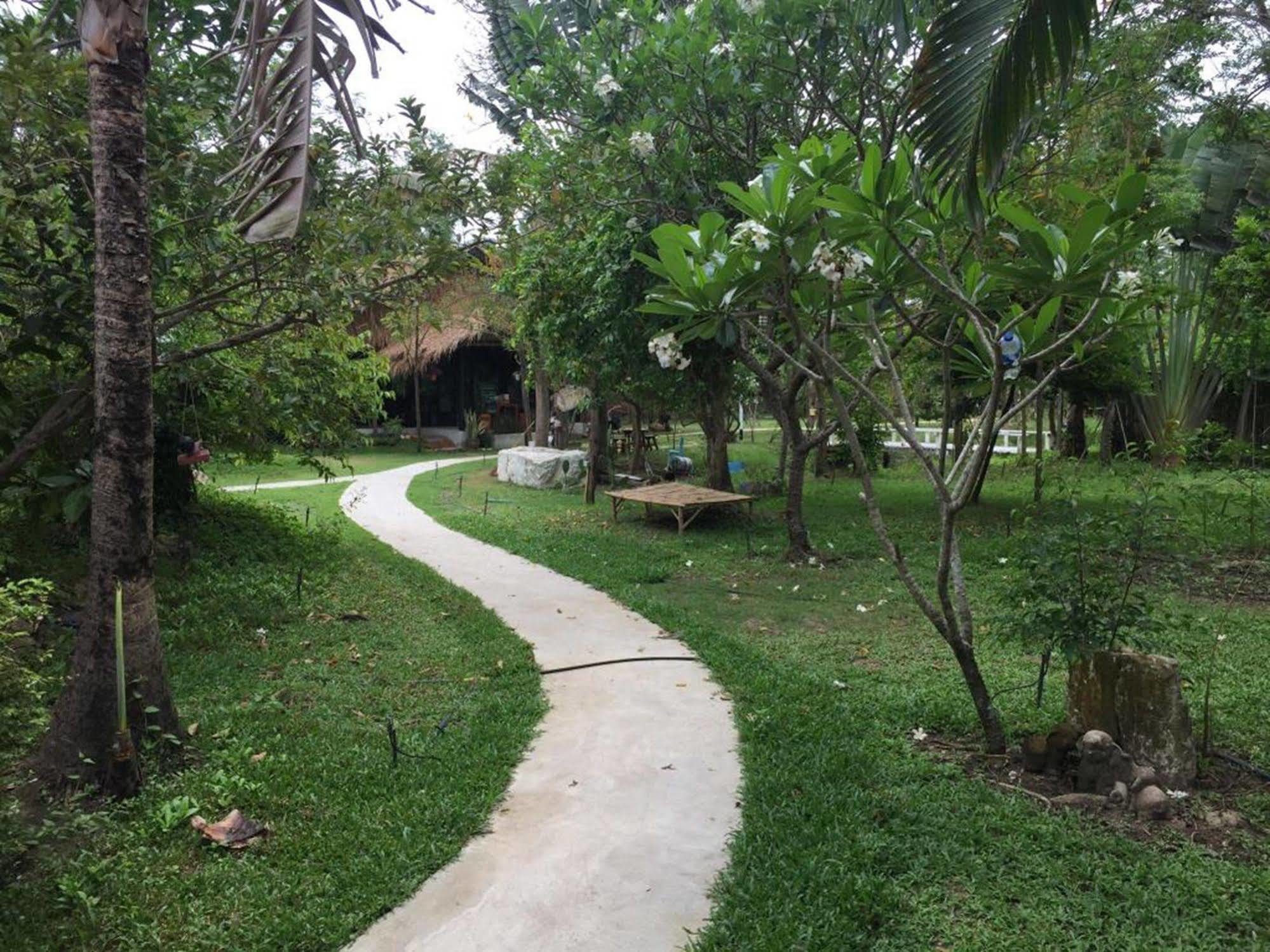 BaanSuanLeelawadee Resort Amphawa Buitenkant foto