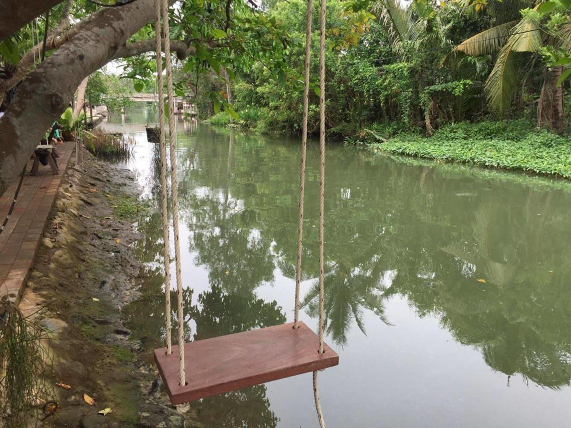 BaanSuanLeelawadee Resort Amphawa Buitenkant foto