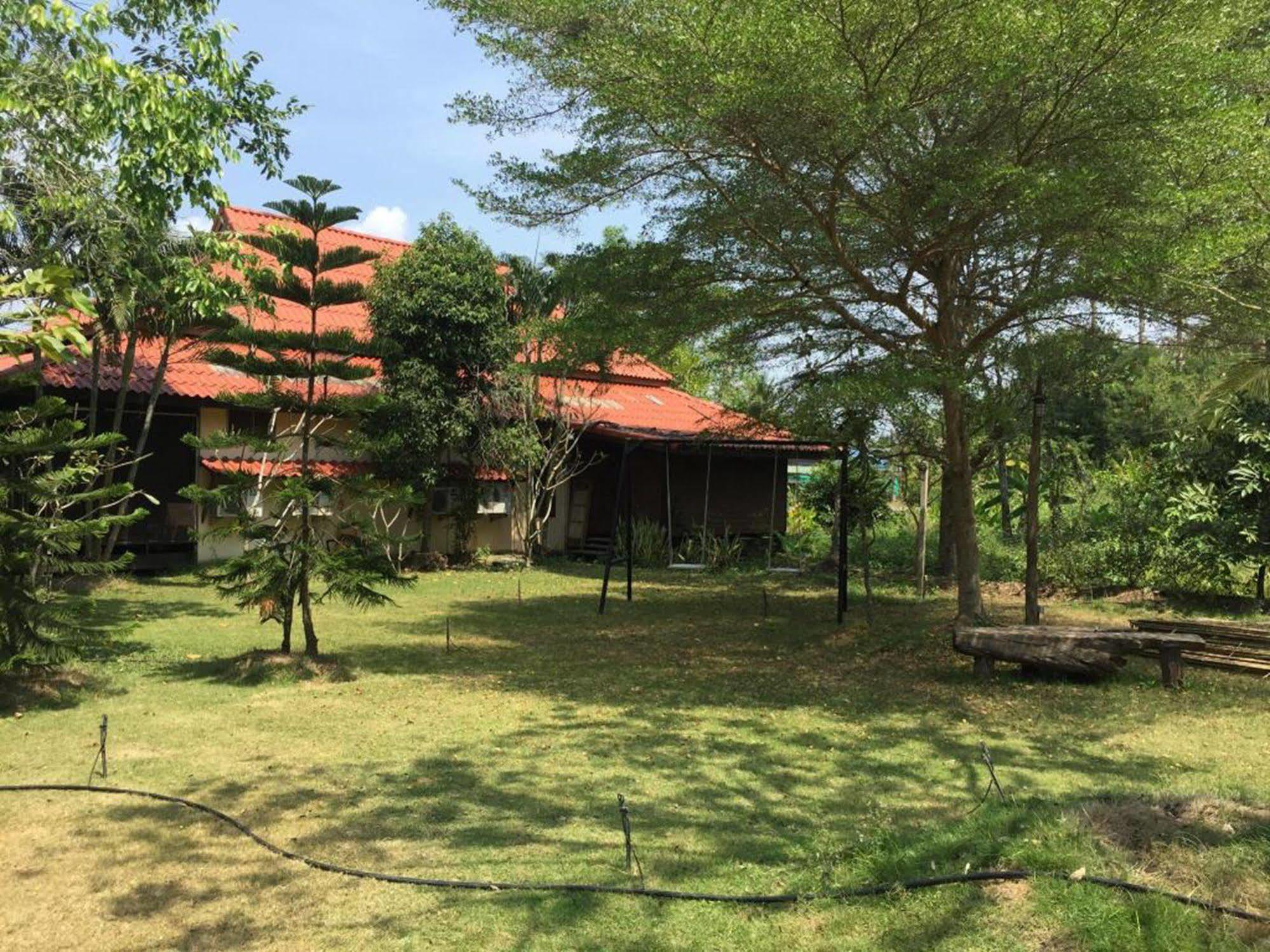 BaanSuanLeelawadee Resort Amphawa Buitenkant foto