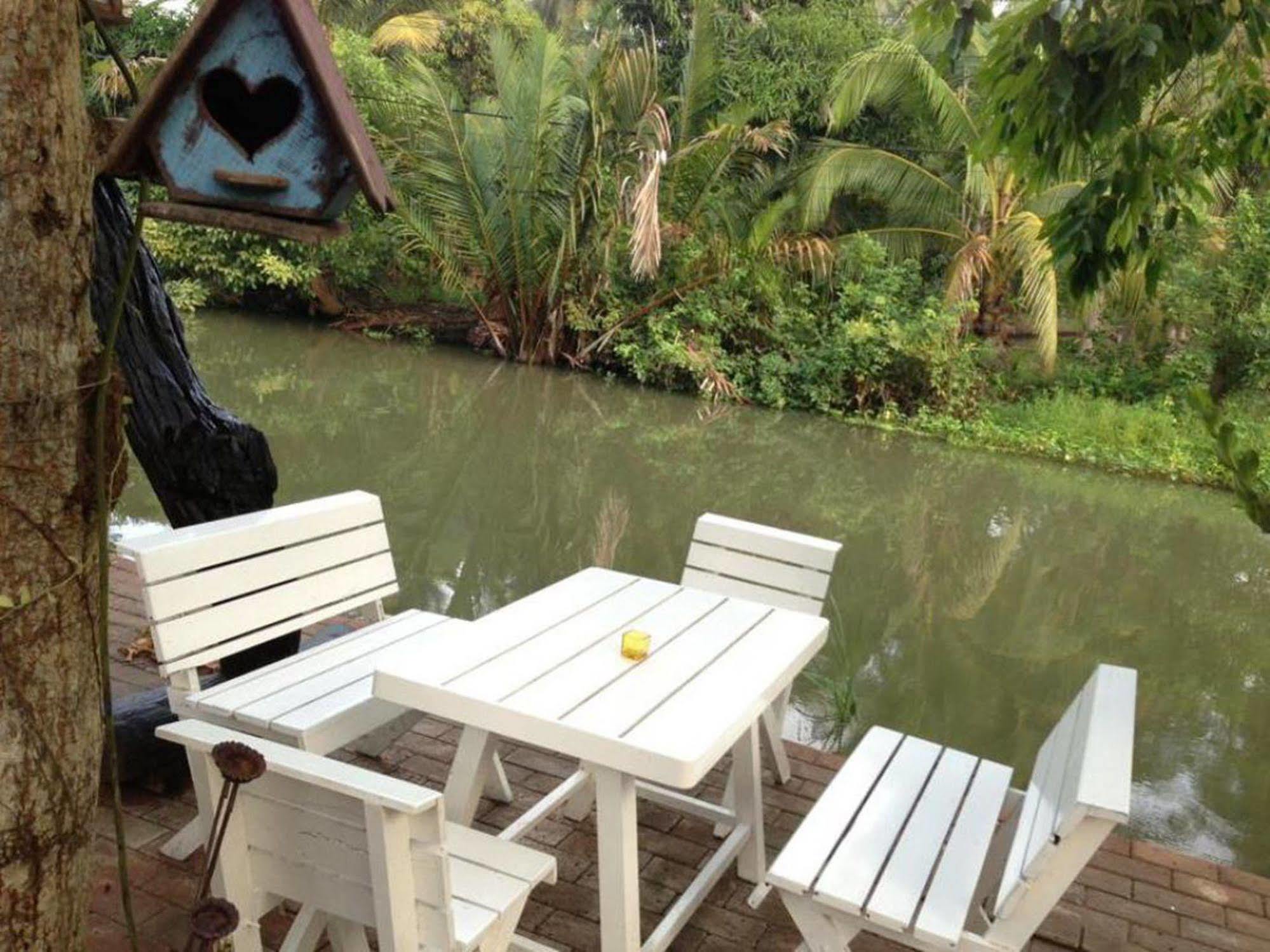 BaanSuanLeelawadee Resort Amphawa Buitenkant foto
